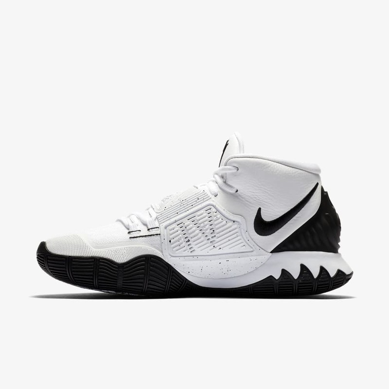 Kyrie 5 hot sale oreo footlocker